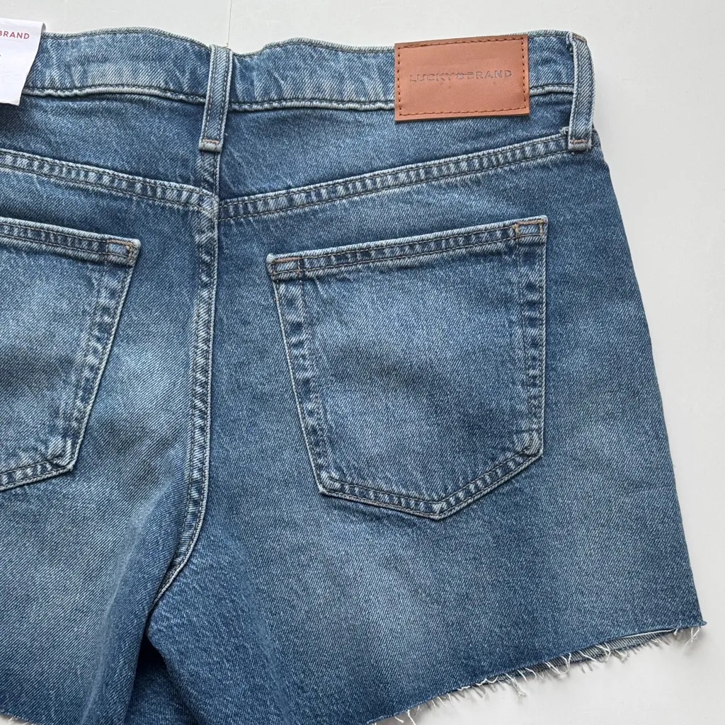 Lucky Brand 90s Midi Embroidered Flower Blue Denim Shorts Size 10 NWT - Image 9