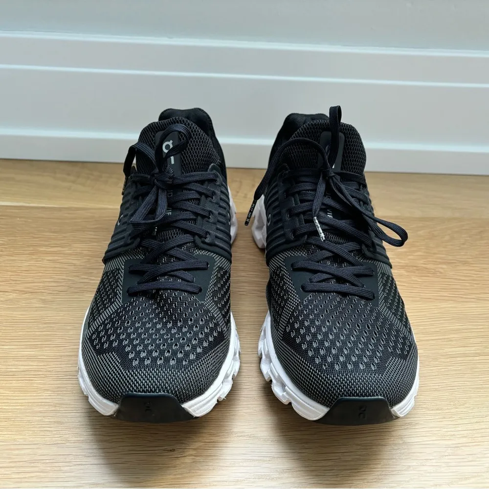 ON Running Cloudswift Women’s size 9.5 Black - Image 2