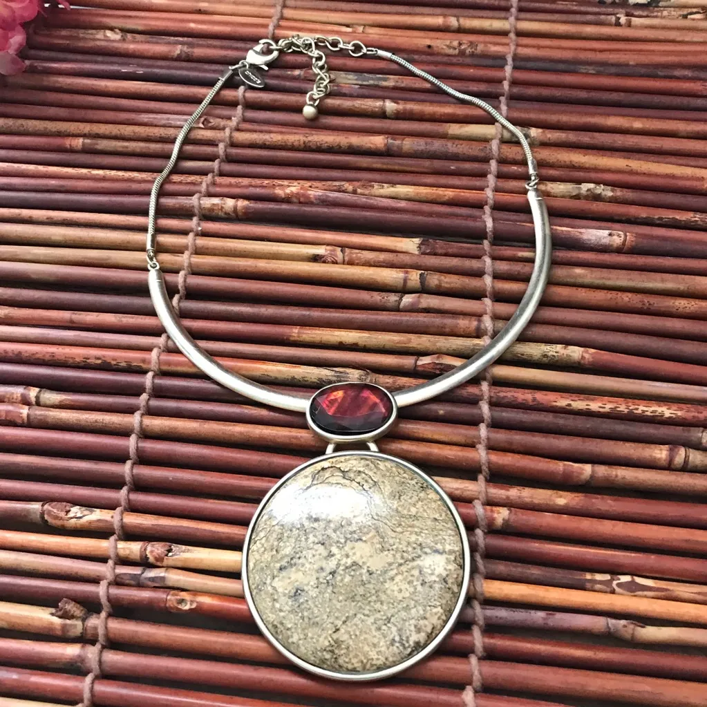 Chico’s Stunning Collar Gold Tone Necklace - Image 4