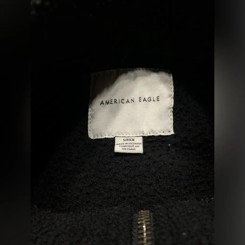 American eagle cropped fleece sweatshirt small black - Image 4