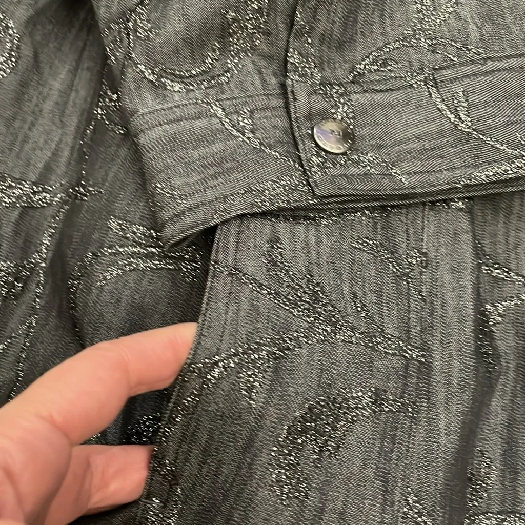 Peter Nygard Black Denim with Silver Sparkle Embroidered Detail Jacket Size 22 - Image 10