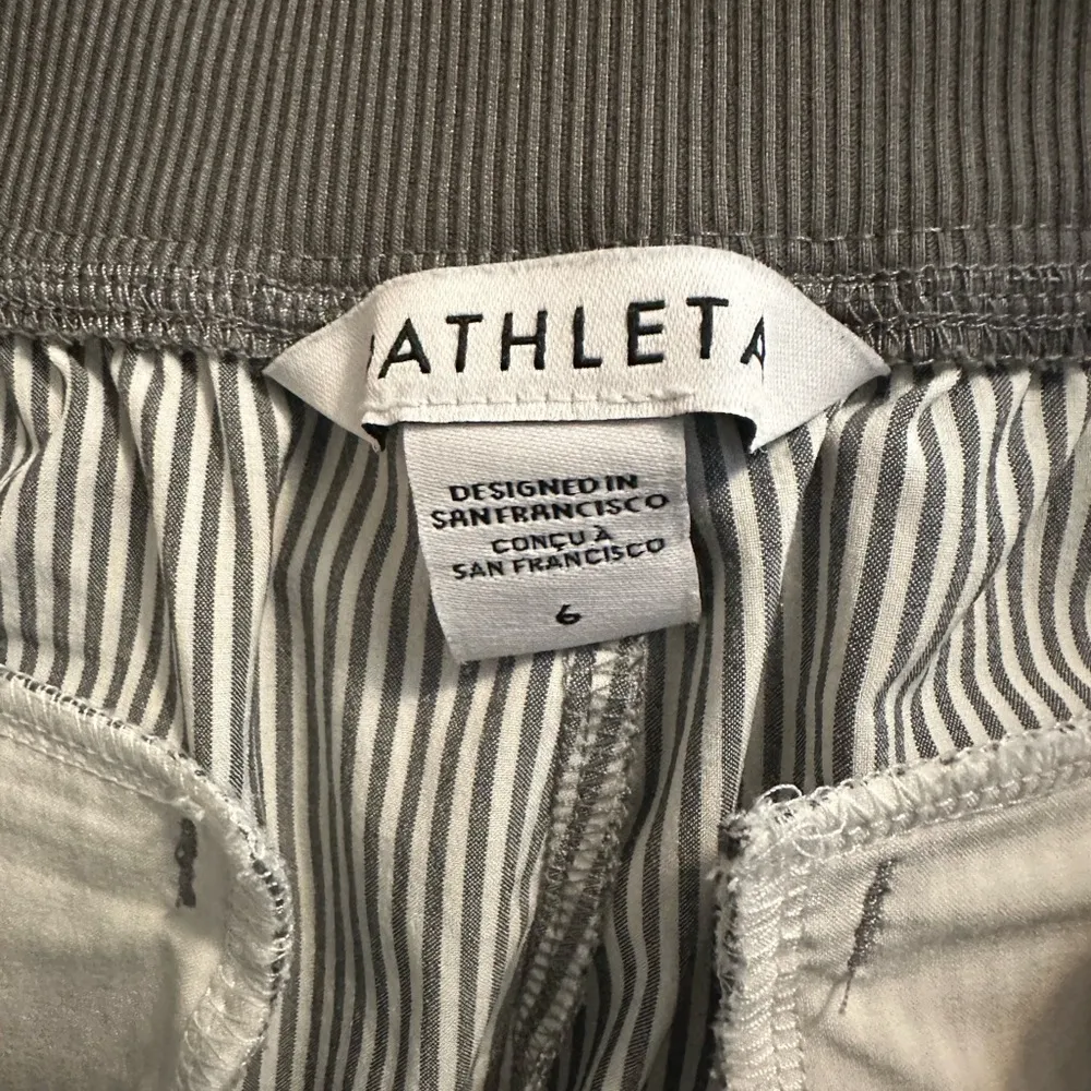 Athleta  Brooklyn Textured Ankle Pants Grey/White Striped Size 6 - Image 4
