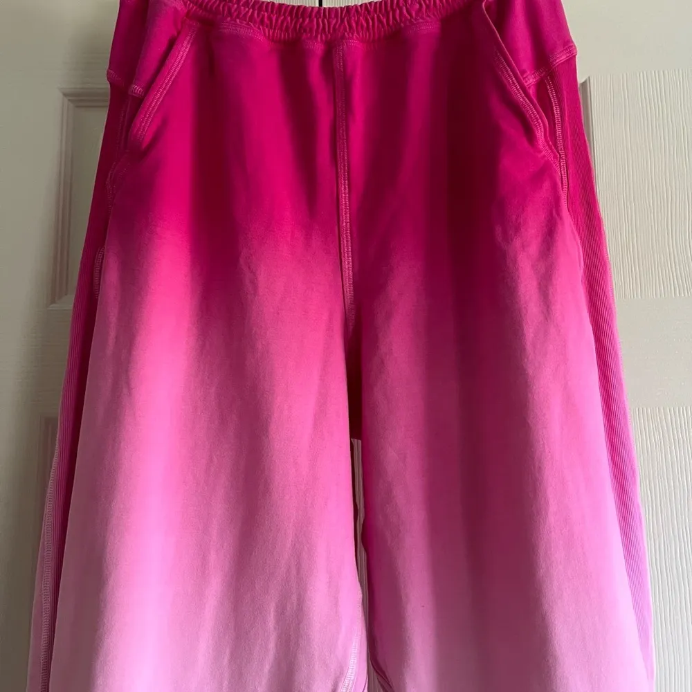 lululemon athletica LA Super-High Rise Jogger Sonic Pink Ombré Wash -Size 8 - Image 6