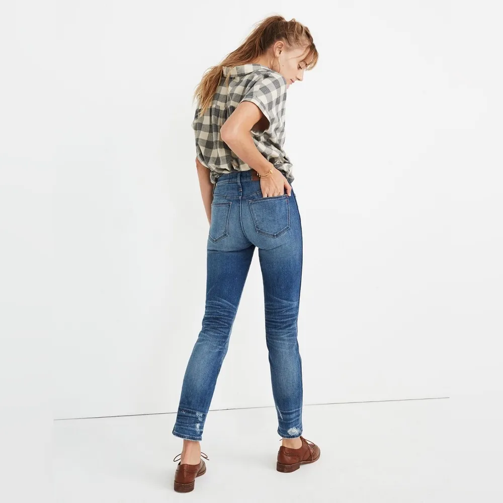 Madewell, size 26,‎ Slim Straight Jeans: Distressed Button-Front Edition - Image 3