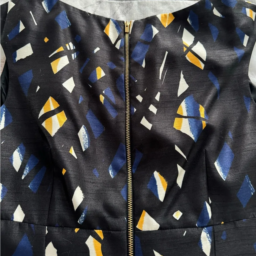 Tahari Arthur S. Levine geometric black structured exposed zipper dress, size 6 - Image 5