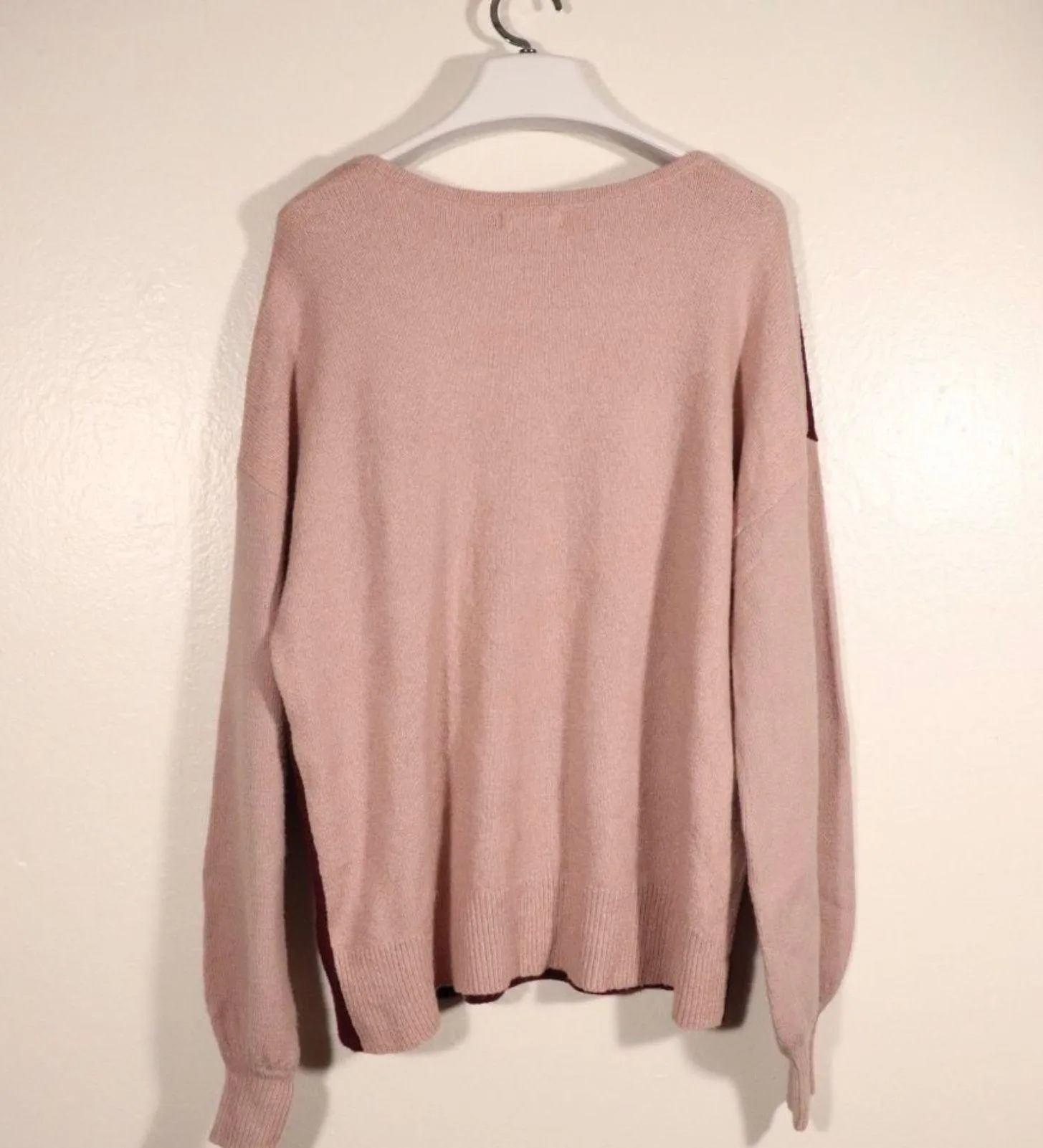 NWT  Sweater Size Medium - Image 5