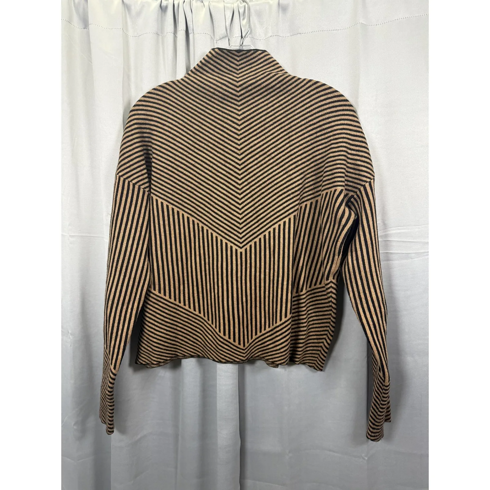 Tahari Sweater Womens Large Camel Black Chevron Striped Mock Neck Pullover Knit - Image 5