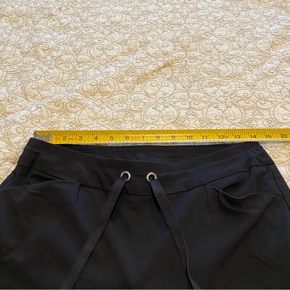 Weekends Perfect Stretch by Chico's Black Relaxed Pants Size 0 or Regular 4 - Image 4