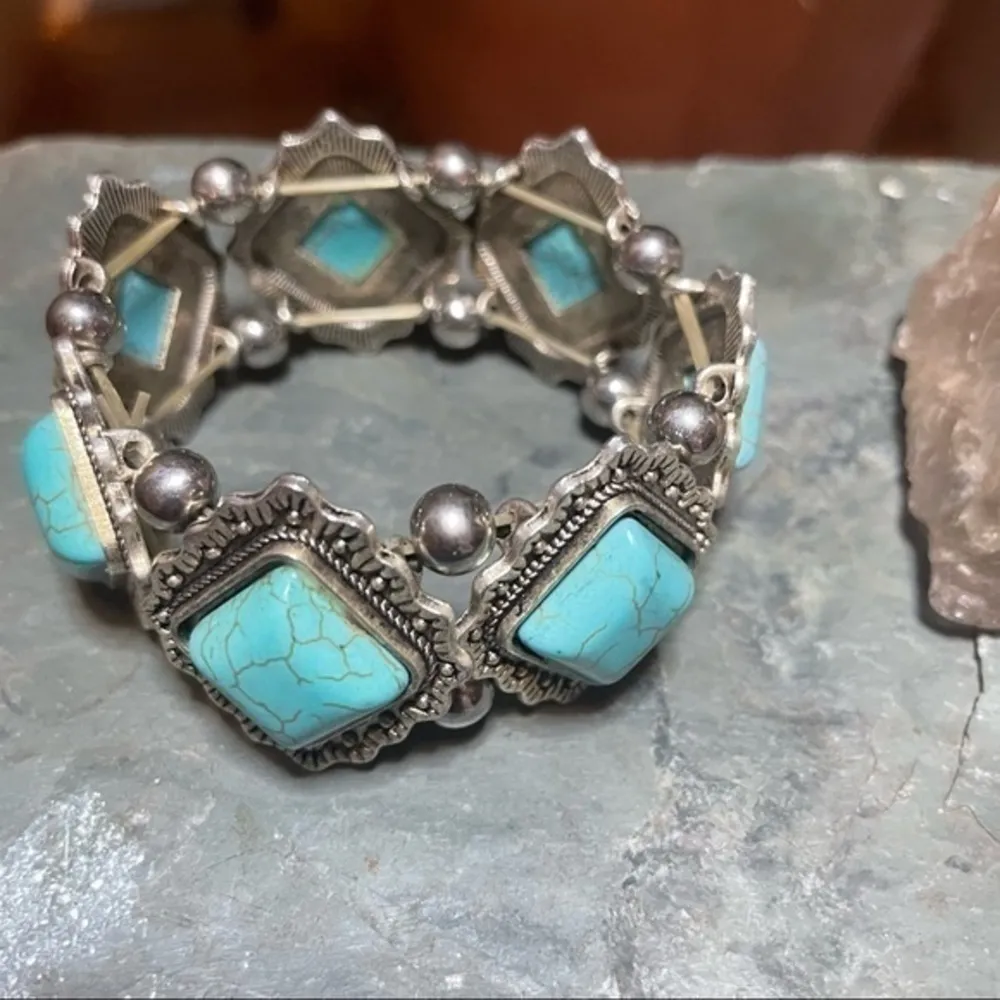Statement Bracelet Silvertone Faux Turquoise Square Stones One Size Fits Most Silver - Image 4