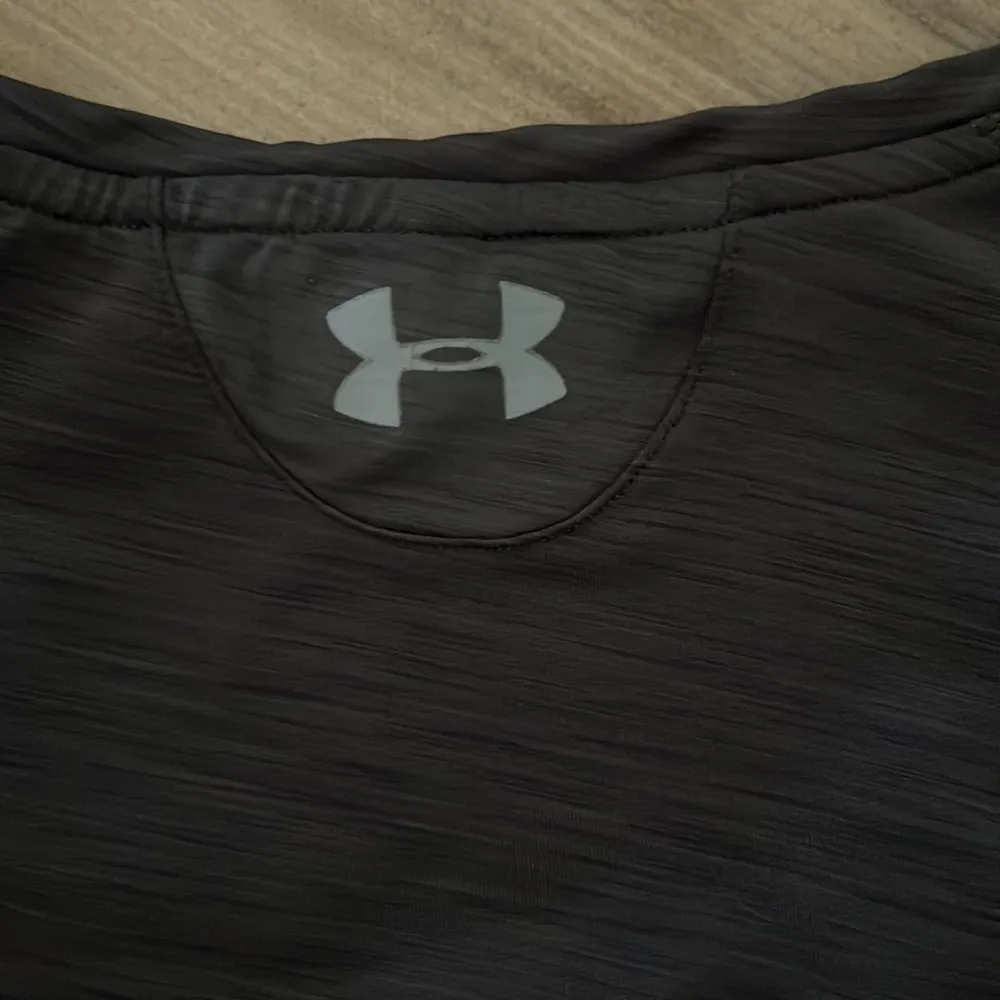 Under armor semi-fitted Long sleeve shirt - Image 6