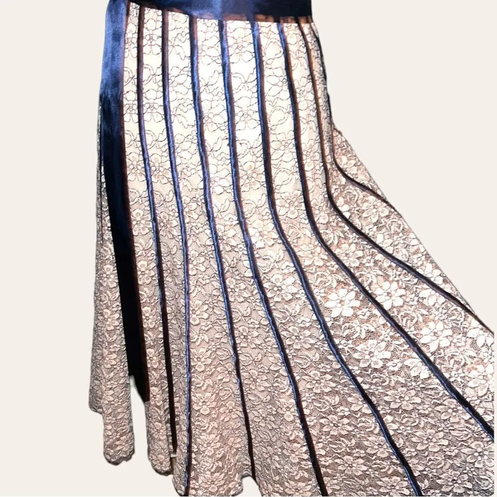 SLNY gorgeous champagne lace sheer overlay nude lining w/ navy blue sati… - Image 5