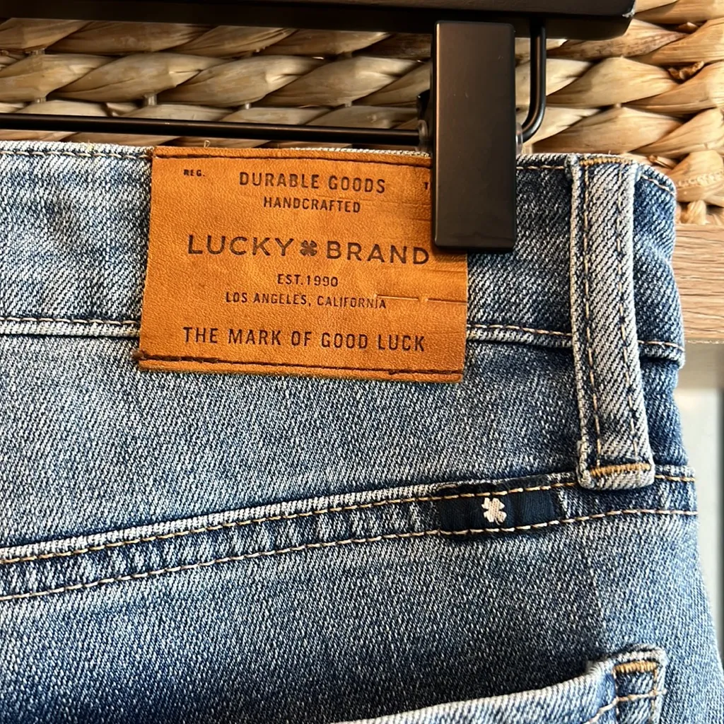 Lucky Brand Sweet Crop Mid-Rise Light Factory Distressed Crop Jean, 6 / 28 - Image 6