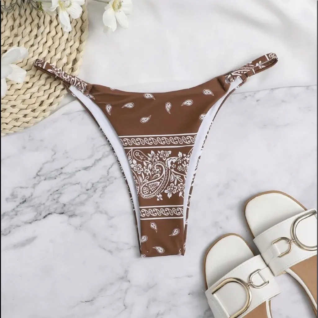Boho Style Paisley Print Bathing Suit Bottom, NWT Brown Size M - Image 2
