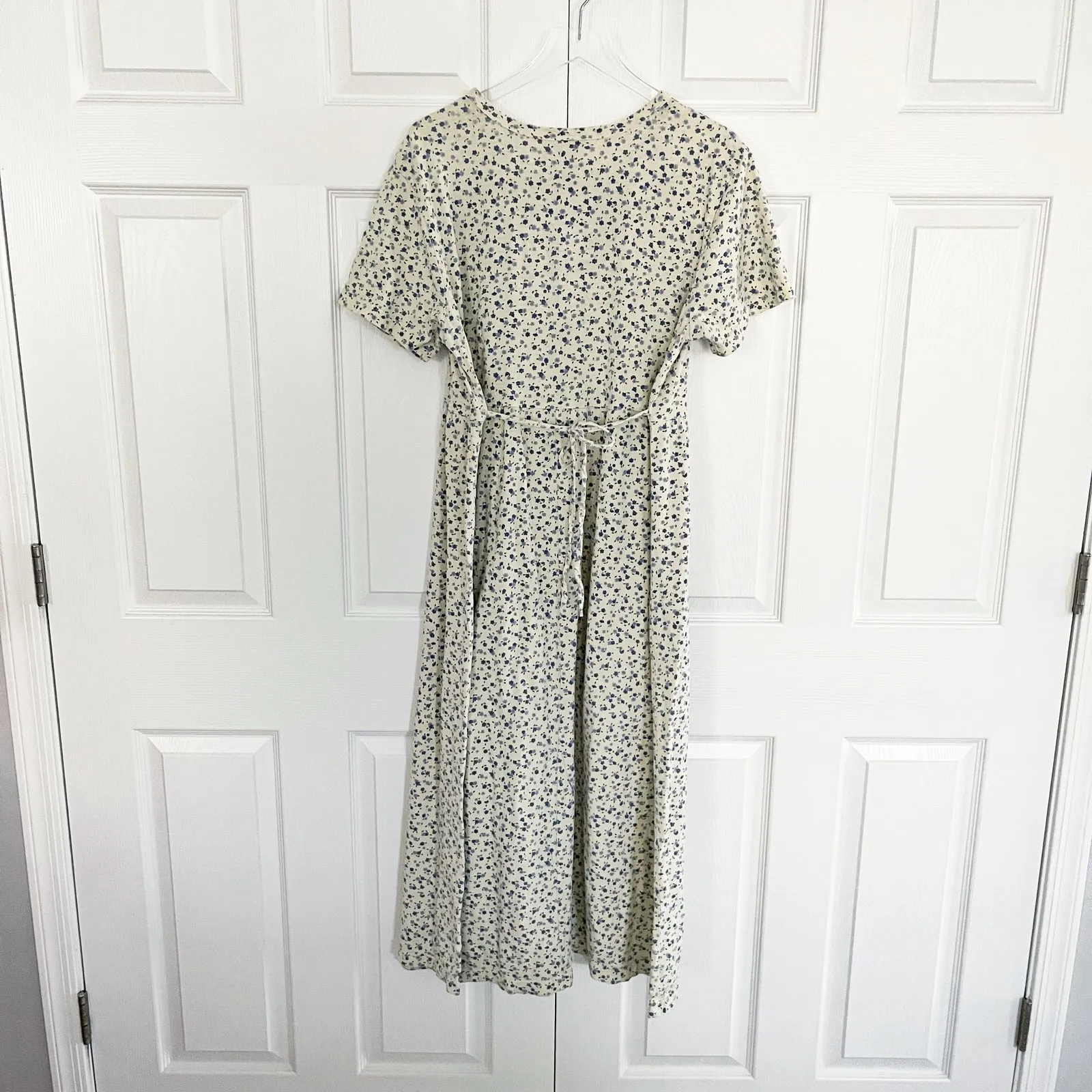 CMI Vintage Floral T - Image 4