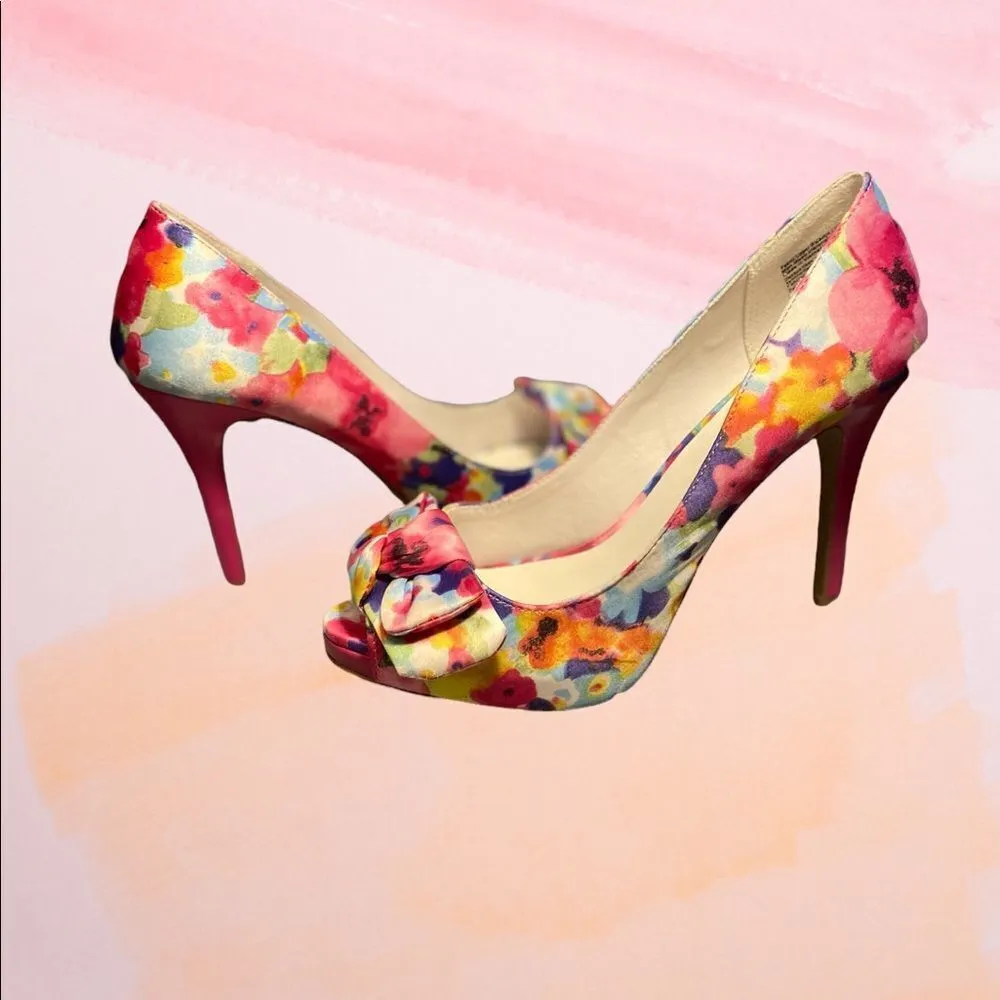 Fiona floral heels size 6.5 - Image 2