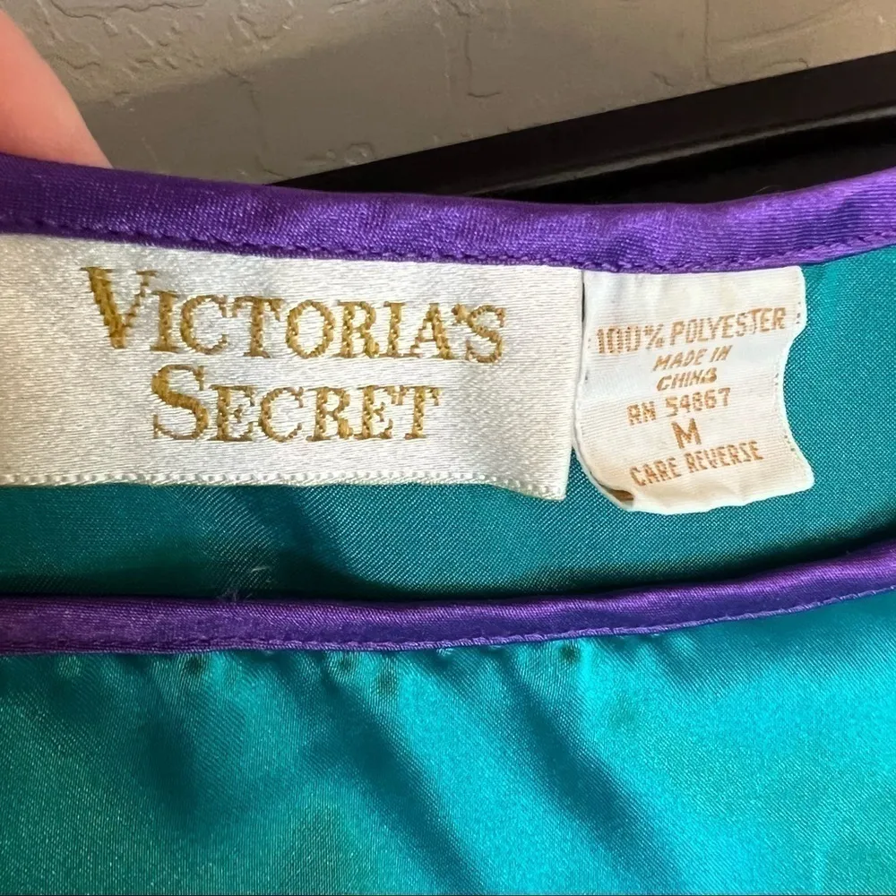Victoria’s Secret Gold Label Vintage sleep tunic top, jewel green satin, sz M - Image 4