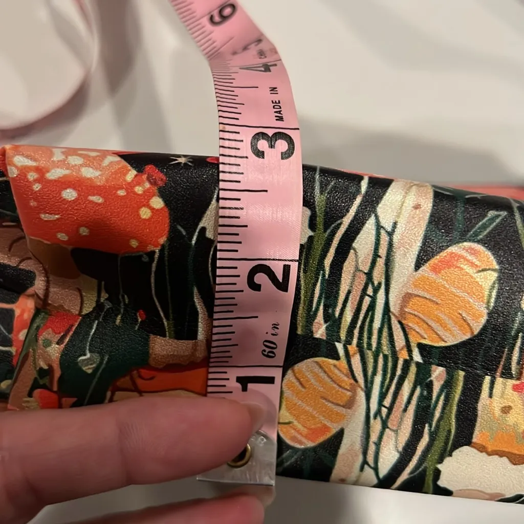 Mushroom make up bag Black - Image 5