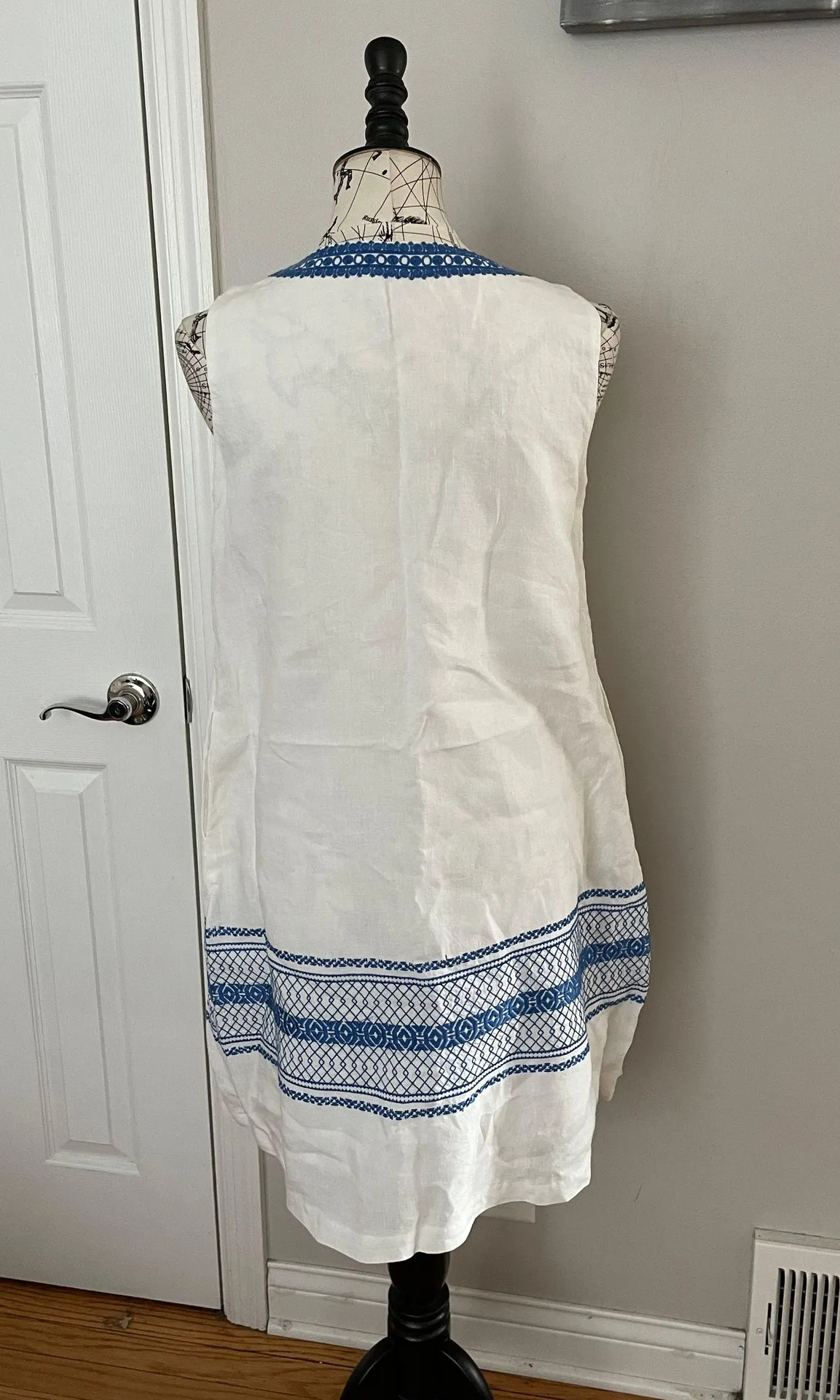 NWOT  Linen Embroidered Tunic Sleeveless Casual work A-line Geometric pattern boho shift sheath - Image 2