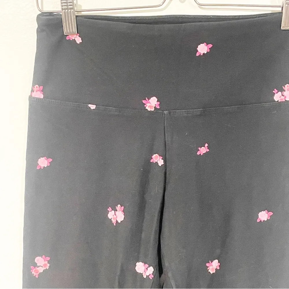 Victorias Secret Yoga Size Medium Black Floral Full Length Athletic Legging - Image 2