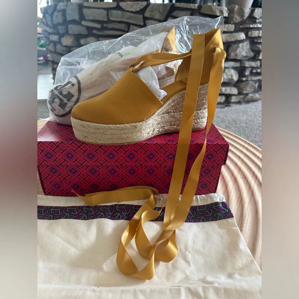 Tory Burch NWT ELISA90MM wedge Espadrille satin golden Fry 713 - Image 4