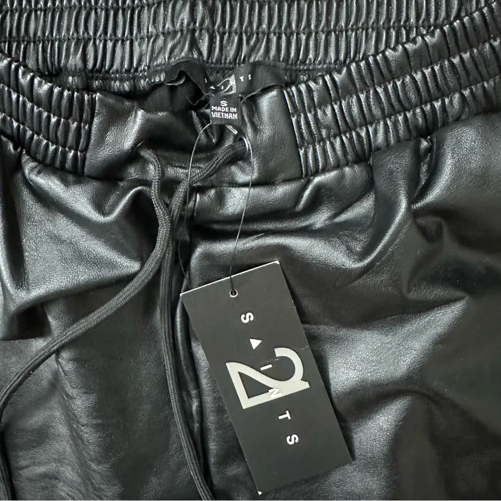 21 Saints Black Faux Leather Elastic Drawstring High Waist Joggers Size Small - Image 11