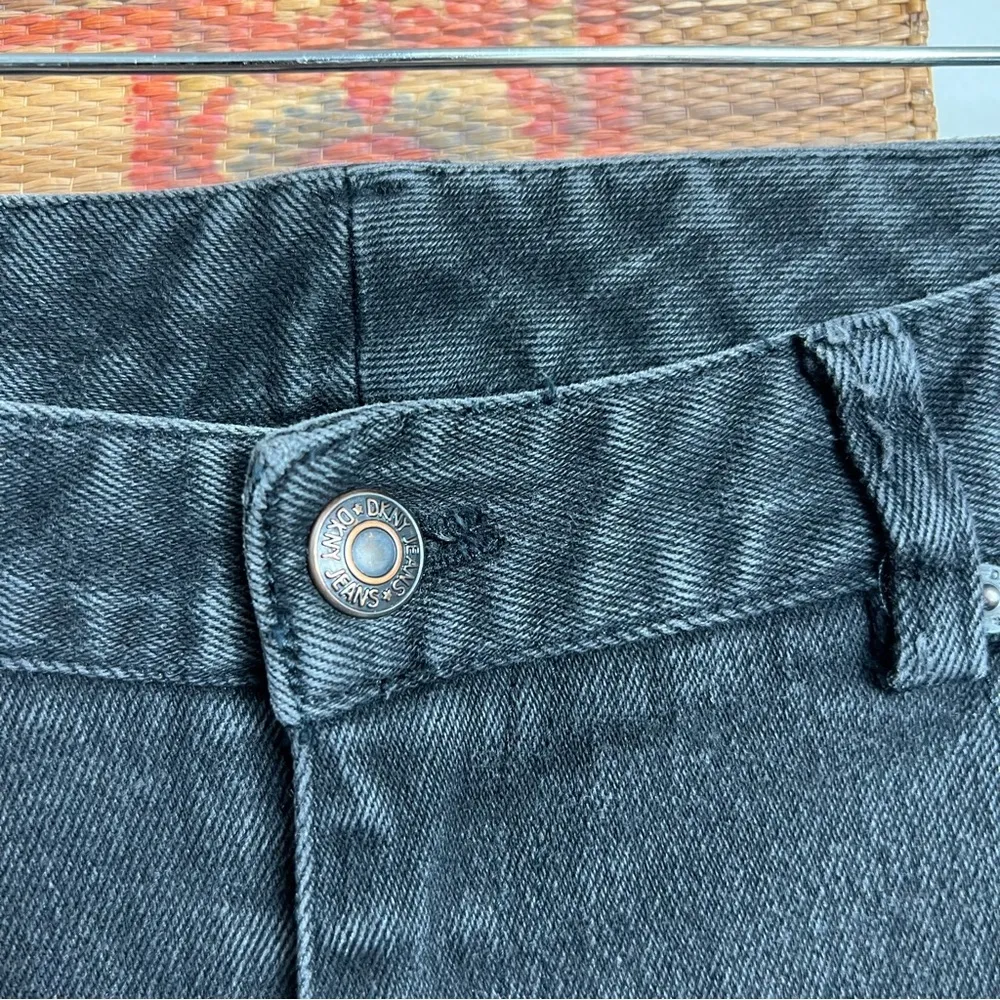 DKNY Vintage High Waisted Tapered Black Denim Jeans size 12 large - Image 6