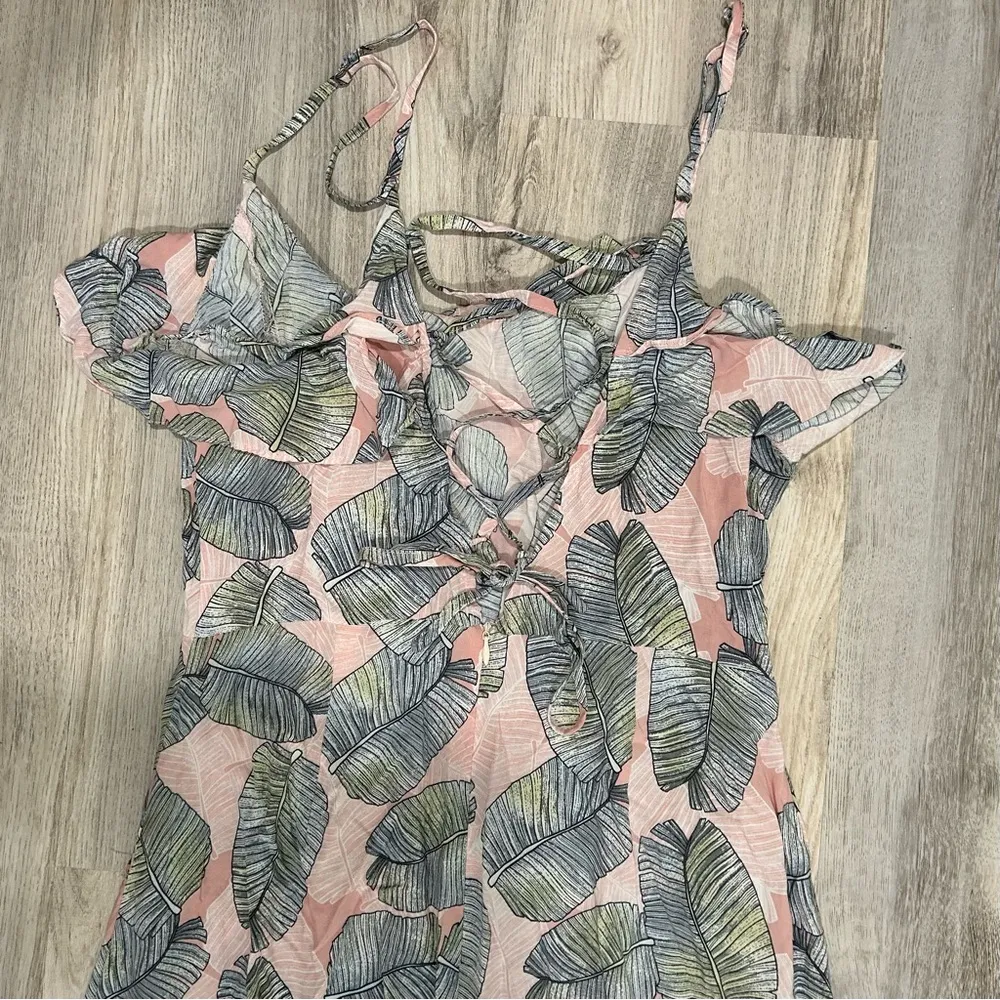 Promesa Pink Leaf Floral Sleeveless Maxi Dress Crisscross Back Tie Ruffle Size L - Image 9