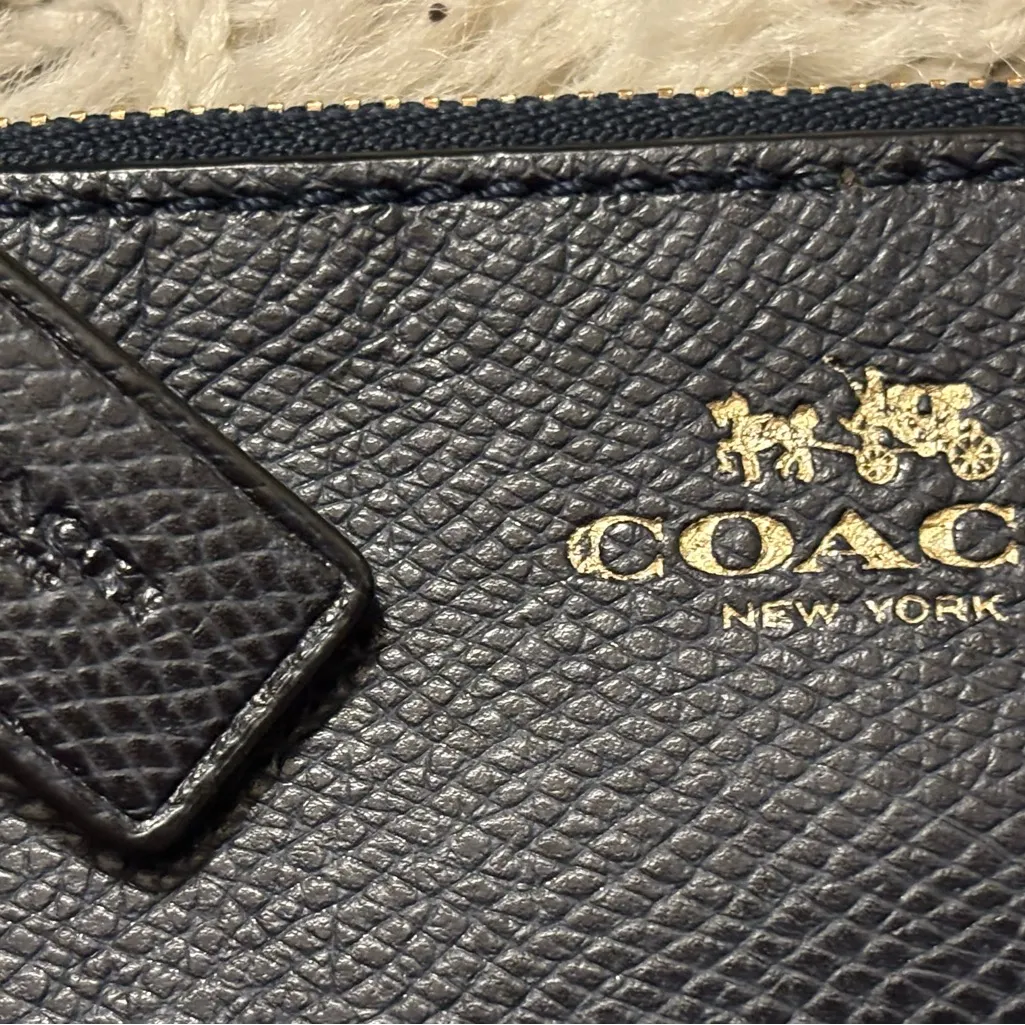 Coach Navy Blue Leather Wristlet with Gold Logo - Image 4