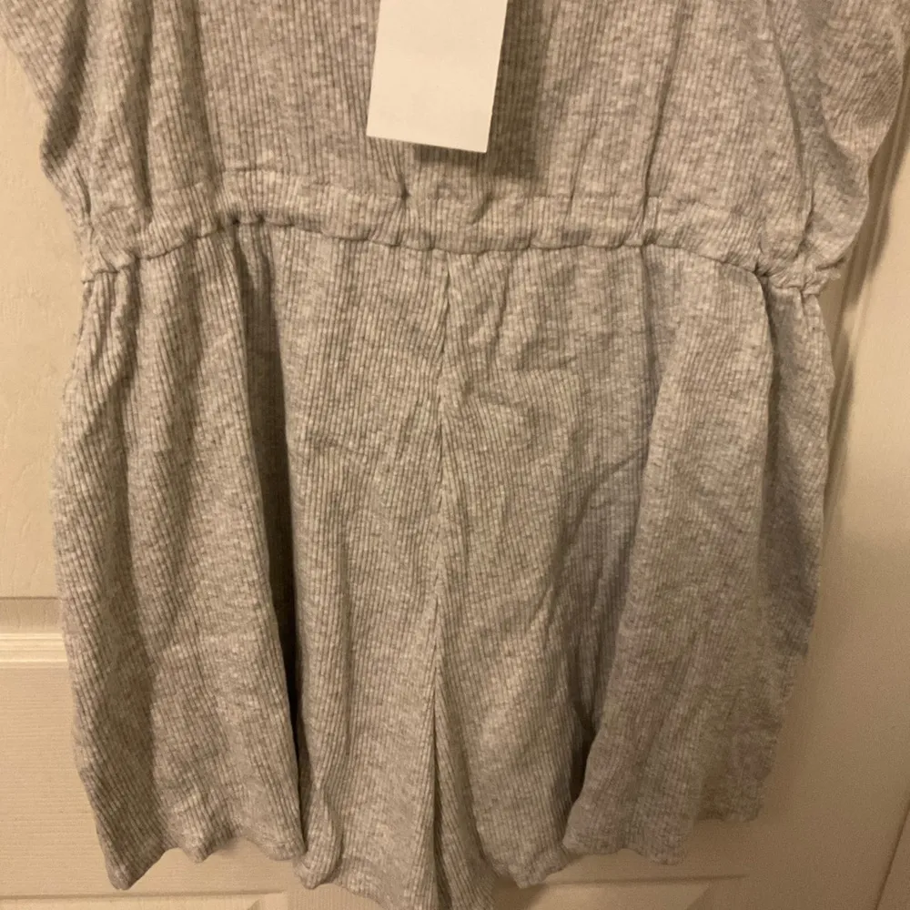 H&M divided gray romper size large - Image 9