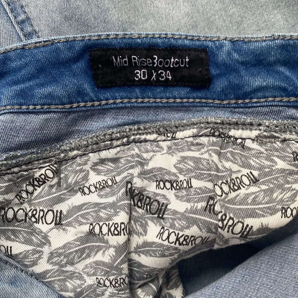 Rock and Roll Cowgirl light denim jeans. - Image 5