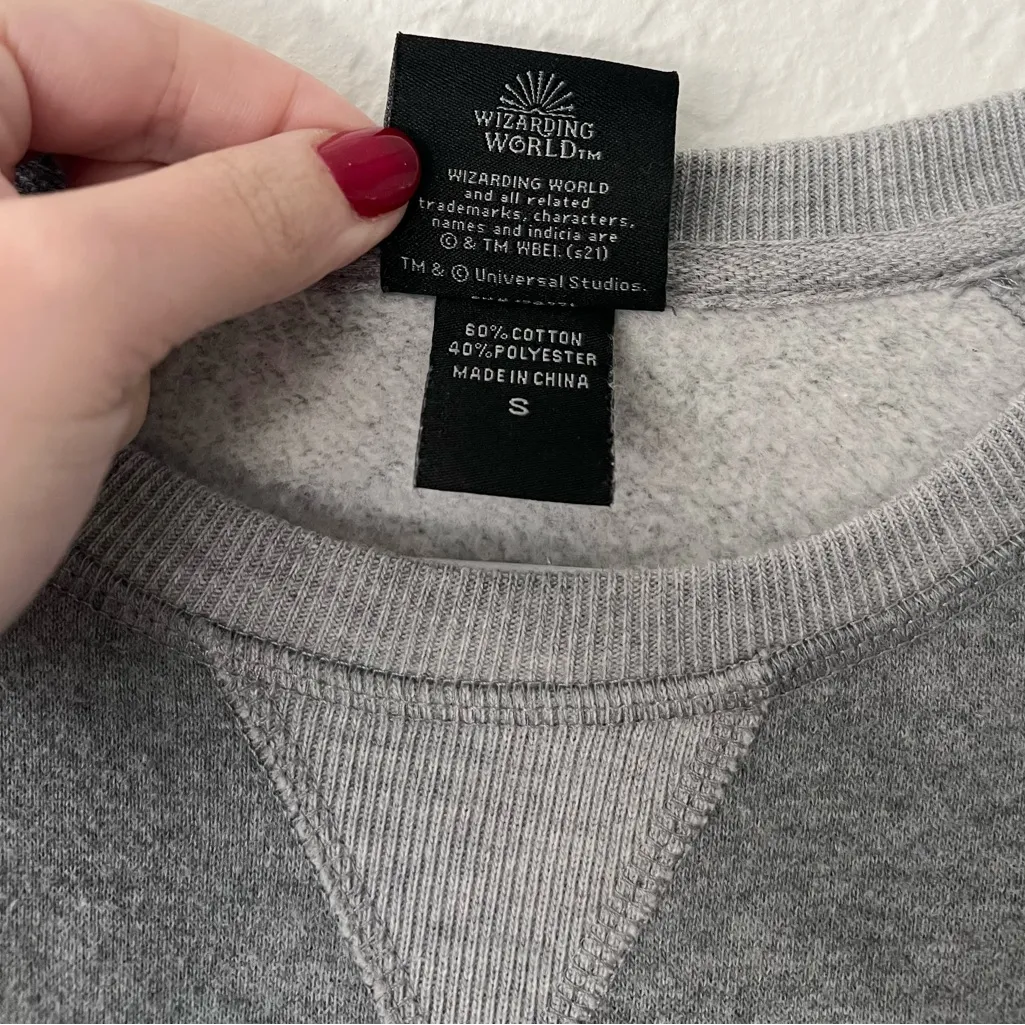 Universal Studios Wizarding World Harry Potter Slytherin Gray Crew Sweatshirt S - Image 5