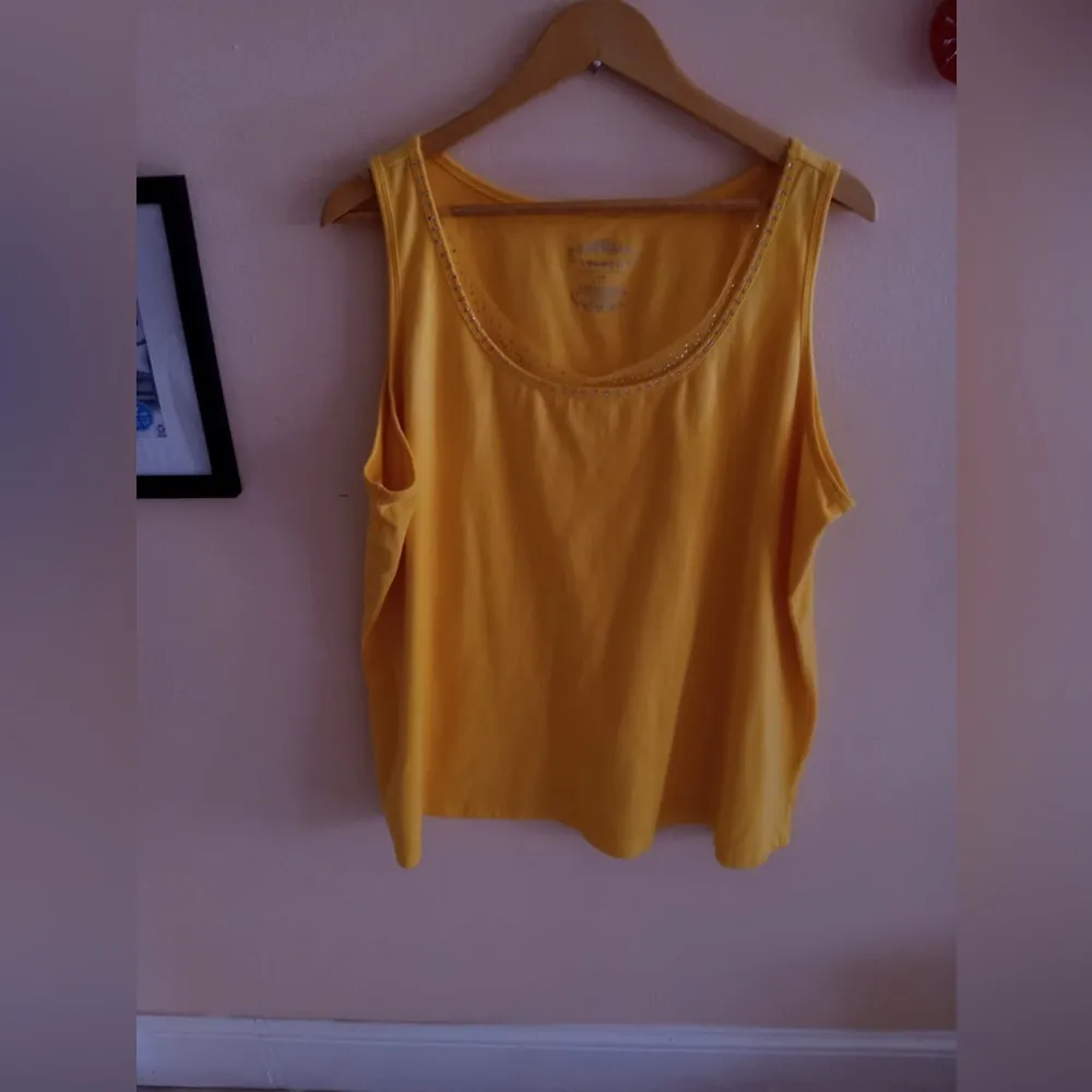 Venezia Tank Top Women’s 22/24 yellowScoopneck Ribbed Sleeveless size Gold Size undefined - Image 10