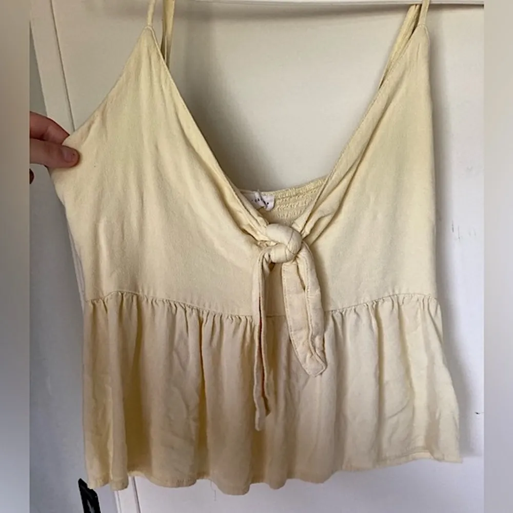 Bow Front Crop Tank Top - Image 7