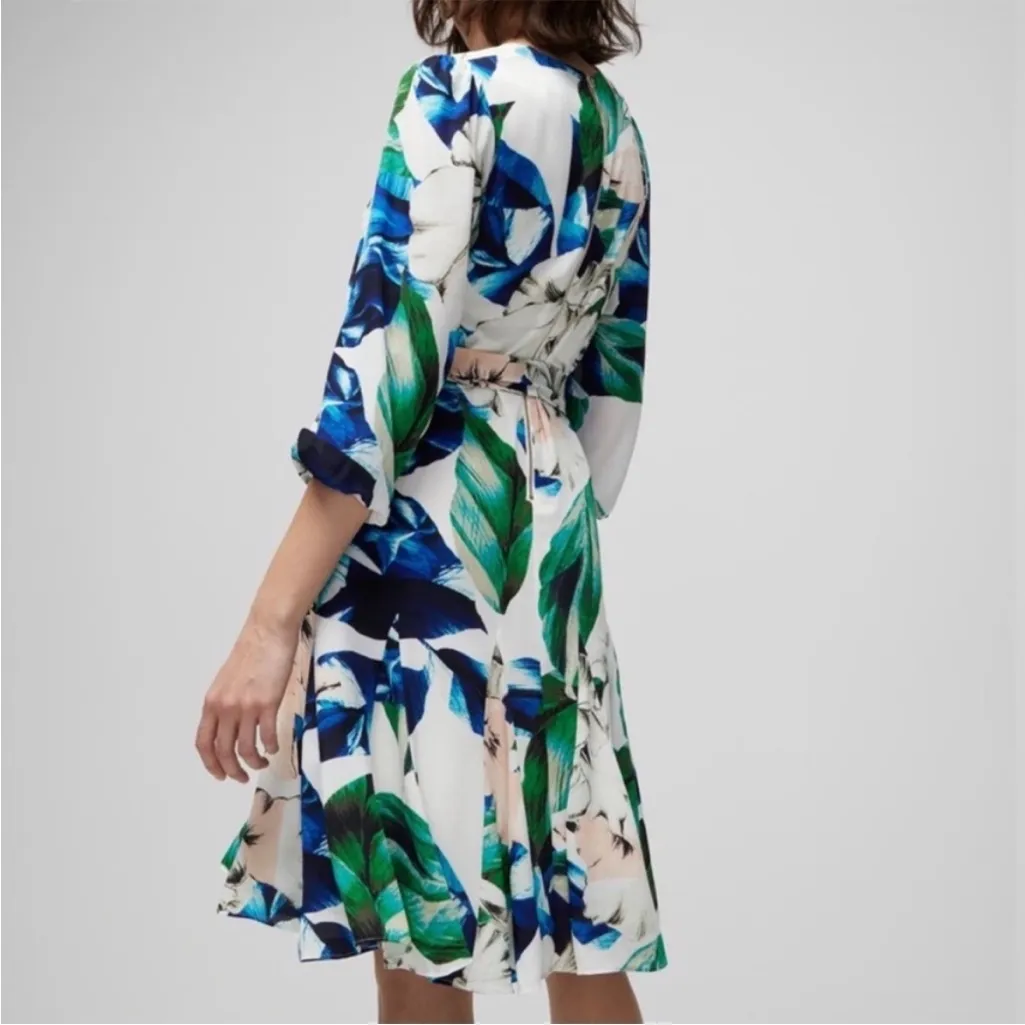 Like New White House Black Market Godet
Dress Ivory Floral Size 2 - Image 4