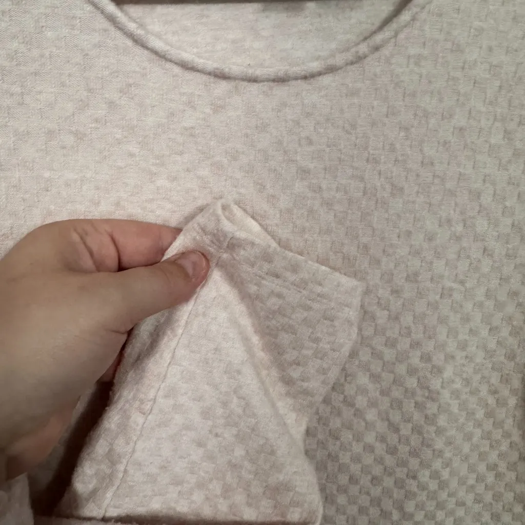 Chico’s Cozisoft Pink Sand Basket Weave Pullover Top Women's Size Large / 12  - Image 4