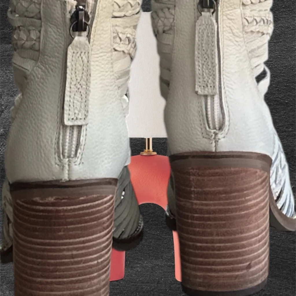 Dingo Women’s Jeezy Leather Sandal size 8 - Image 3