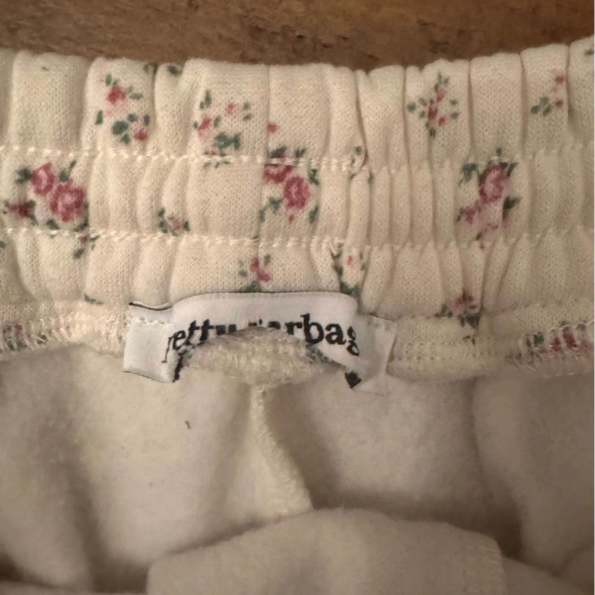 PRETTY GARBAGE Ditsy Floral‎ Sweat Shorts White Size undefined - Image 6