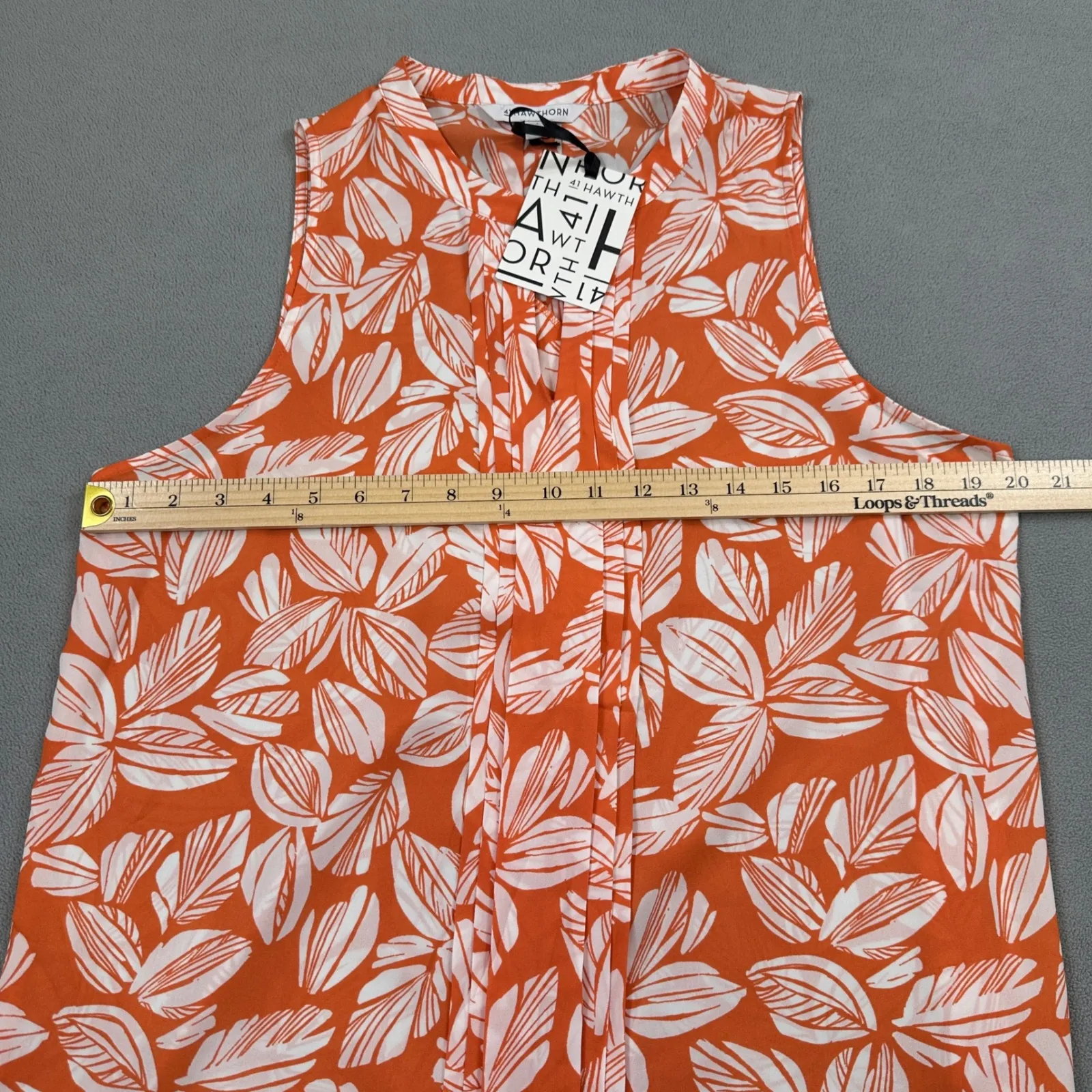 NWT 41 HAWTHORN Top Womens L Orange Sleeveless White Leaf Print Pleated Blouse Size L - Image 4