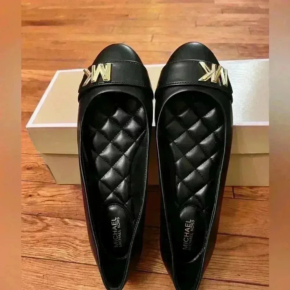Michael Kors Brand new with box Jilly Ballet size 6 - Image 12