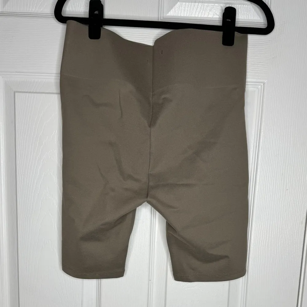 Loft  Compression Shorts Womens Medium Brown Rayon Nylon Spandex Blend NWT - Image 2