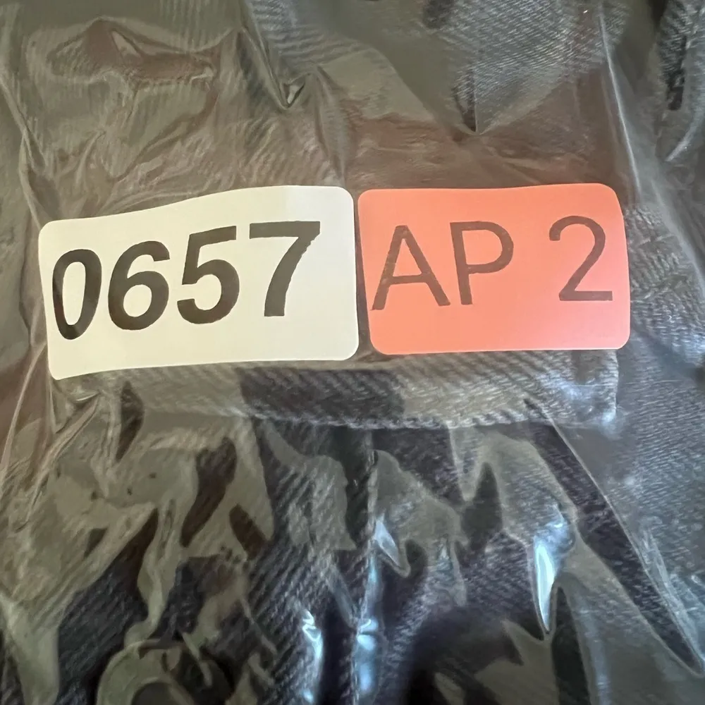 BLACK short solid denim cut off straight high rise size 28, - Image 8