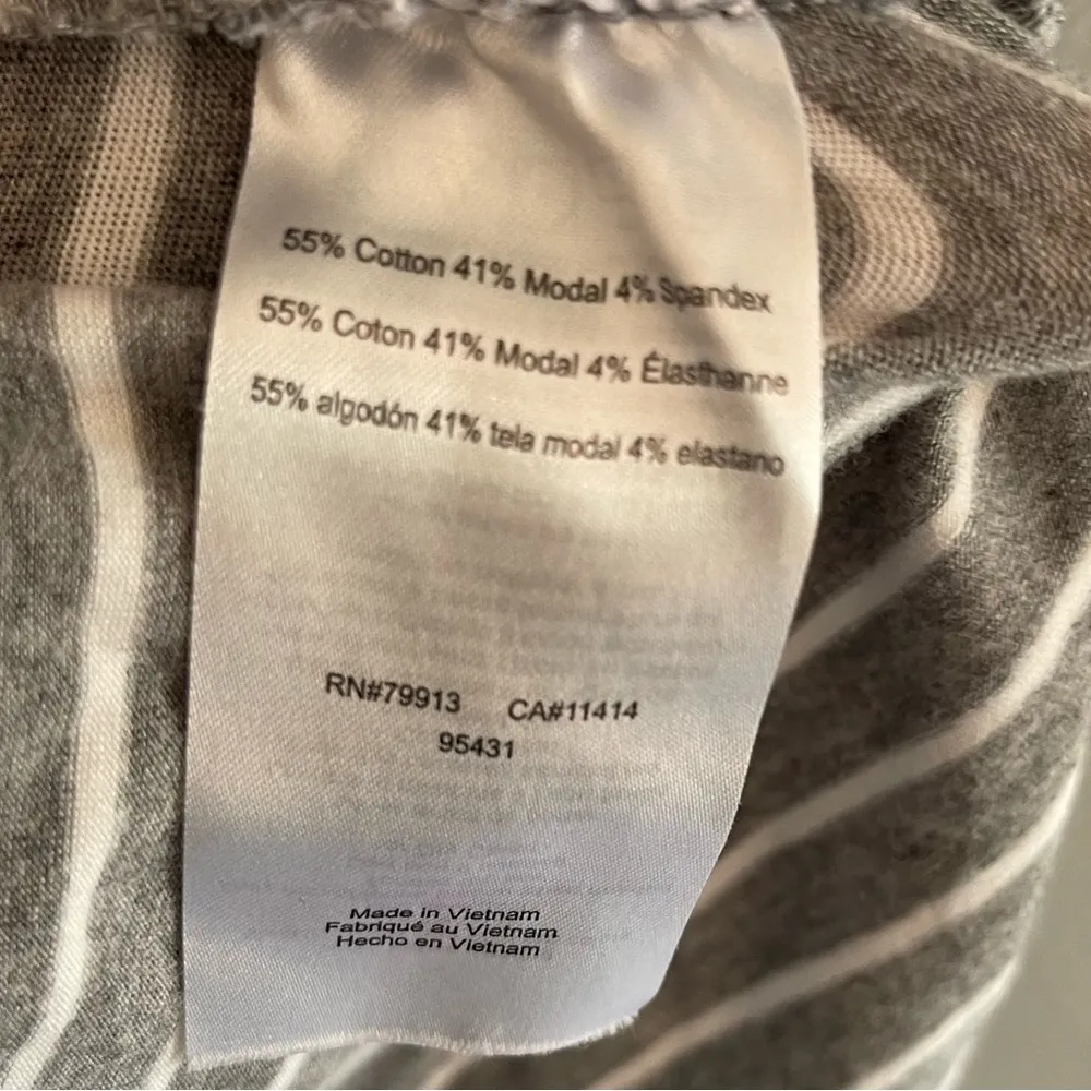 Motherhood Maternity v neck stripped short sleeve shirt - Image 5