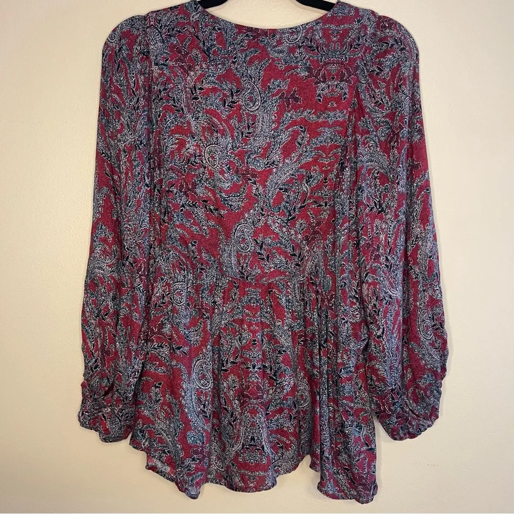 Flowy and feminine Lucky Brand boho blouse in a rich burgundy paisley print XL - Image 7