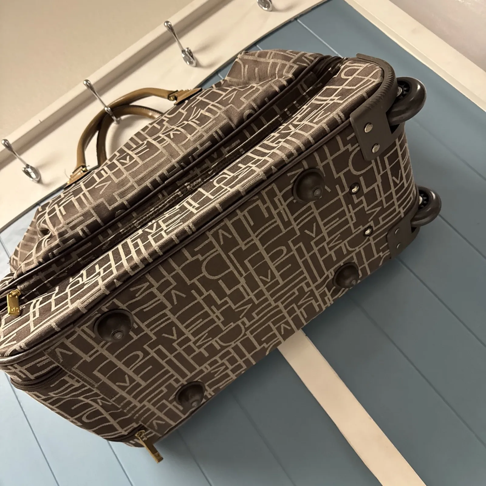 Vintage Diane Von Furstenberg DVF Classic Logo Travel Overnight Bag Brown - Image 6