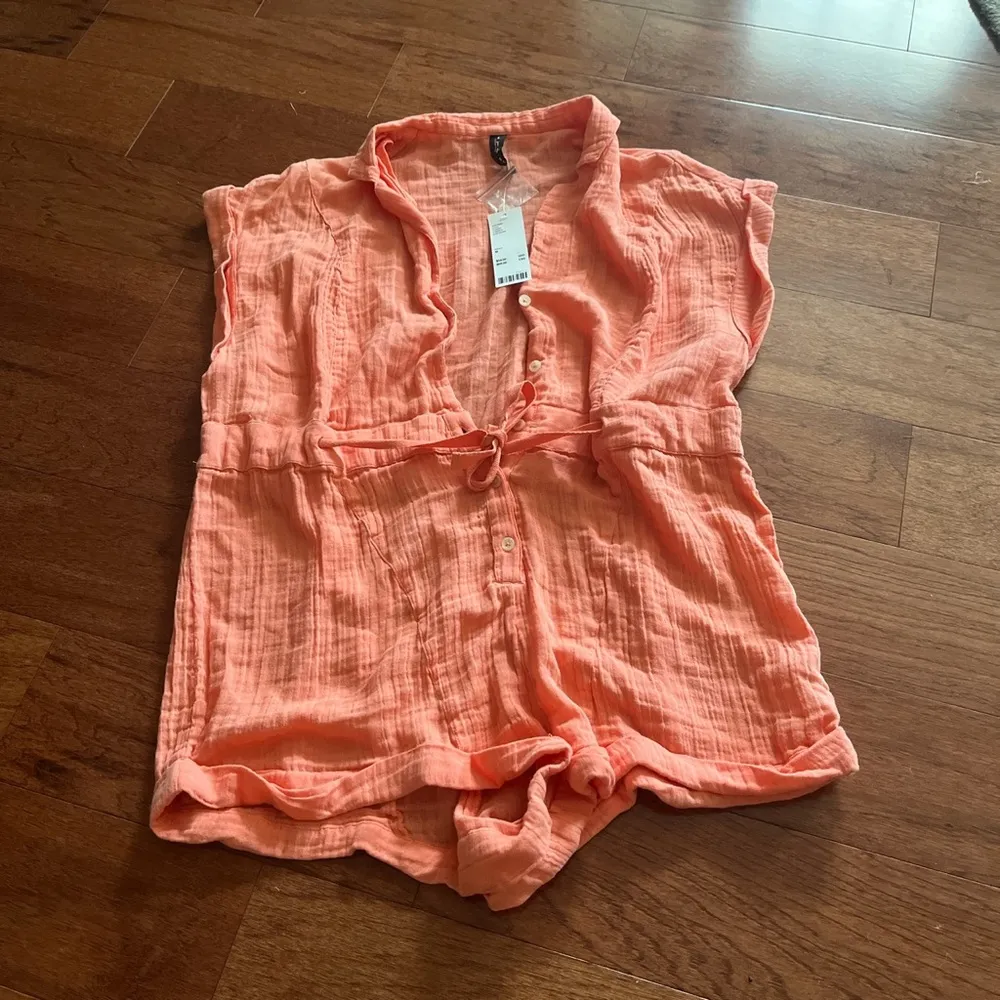 coral urban outfitters romper - Image 2