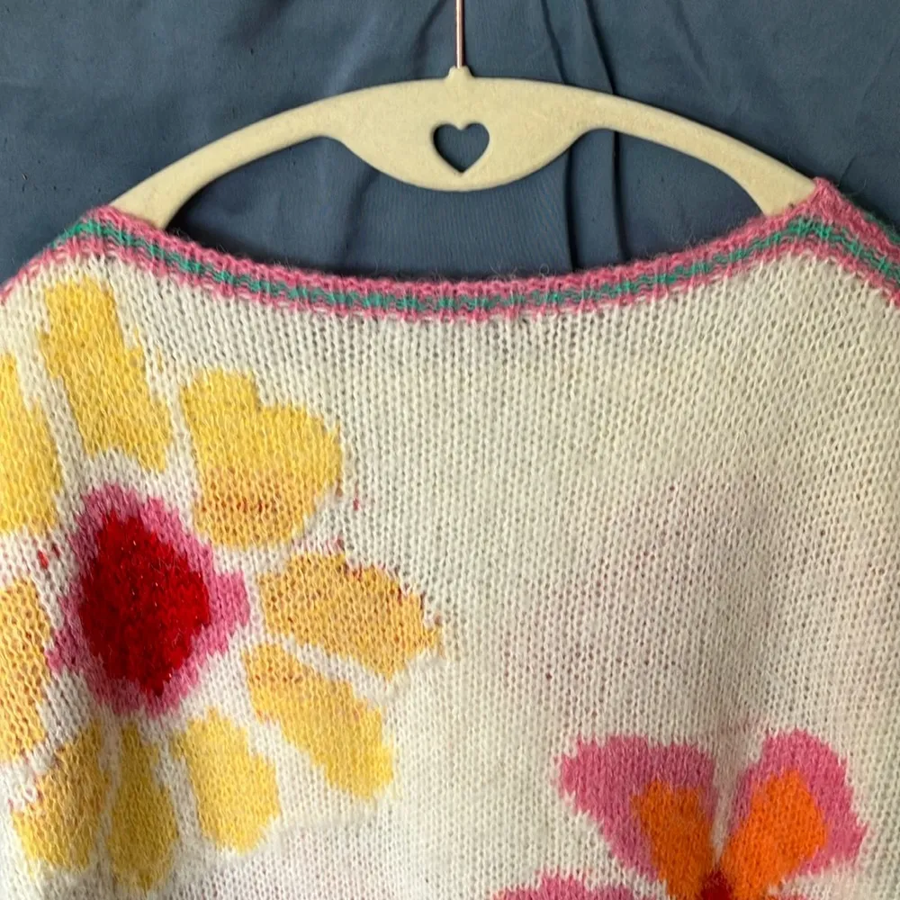 Gold & Silver: Pink & Green Crew Neck Floral Design Sweater - Image 11