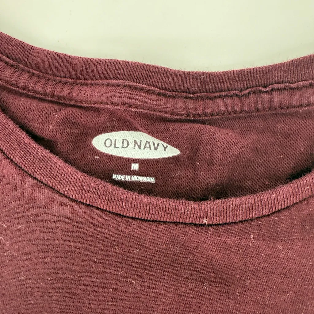 Old Navy National Lampoon Christmas Vacation Burgundy Crew Neck Tee Size M - Image 3