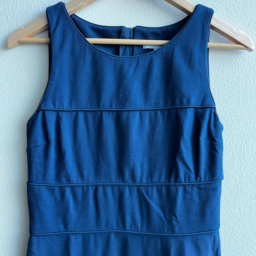 Navy Banana Republic dress - Image 2