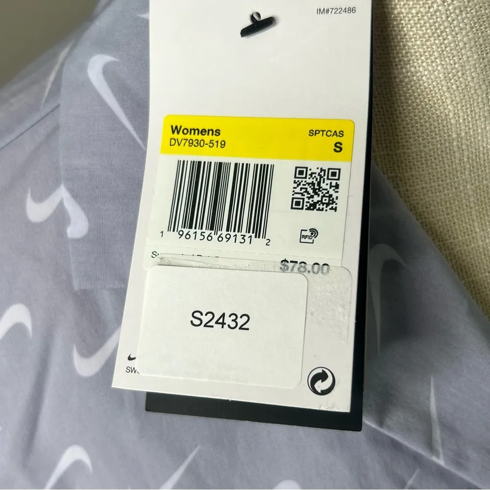 Nike Women's Sportswear Everyday Modern Oversize Button Shirt Size S SKU#S2432 - Image 7