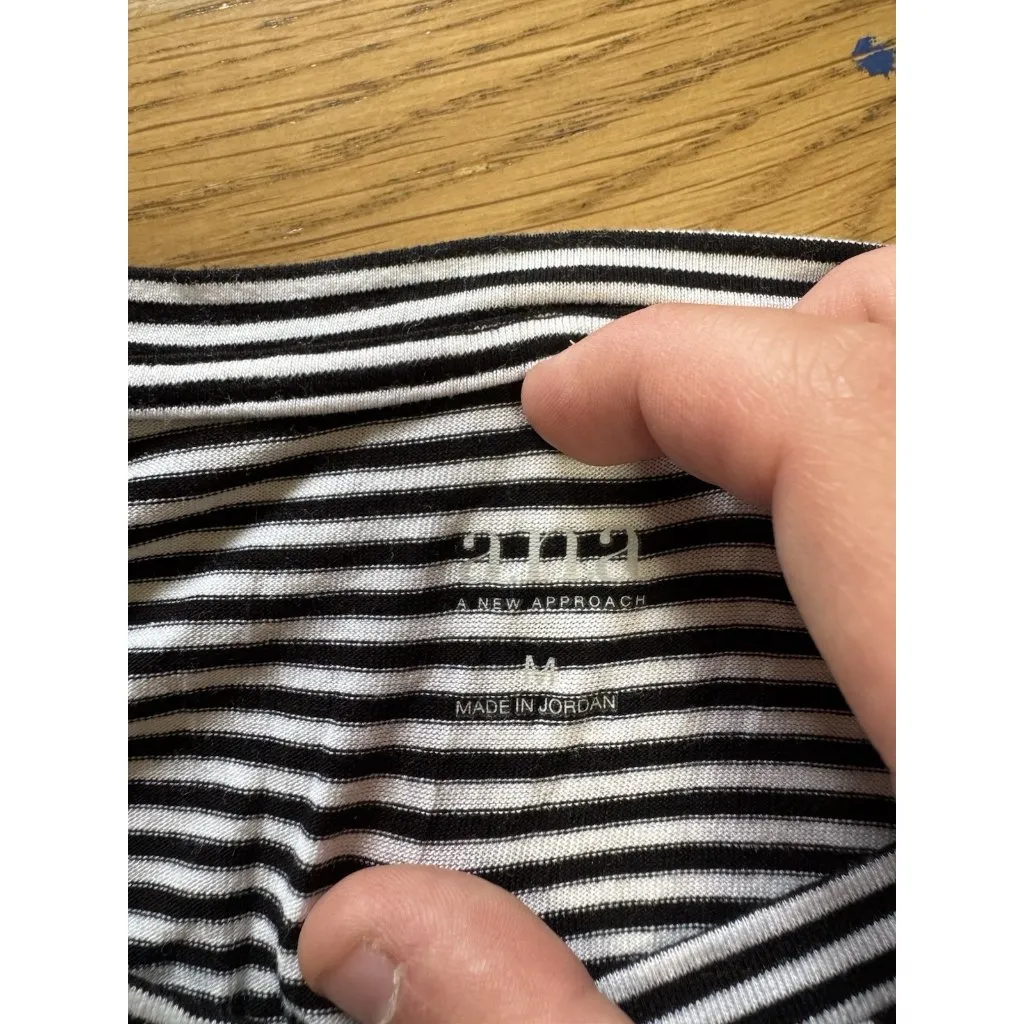 a.n.a A New Approach Black & White Striped Long Sleeve Shirt‎ Women Size Medium - Image 3